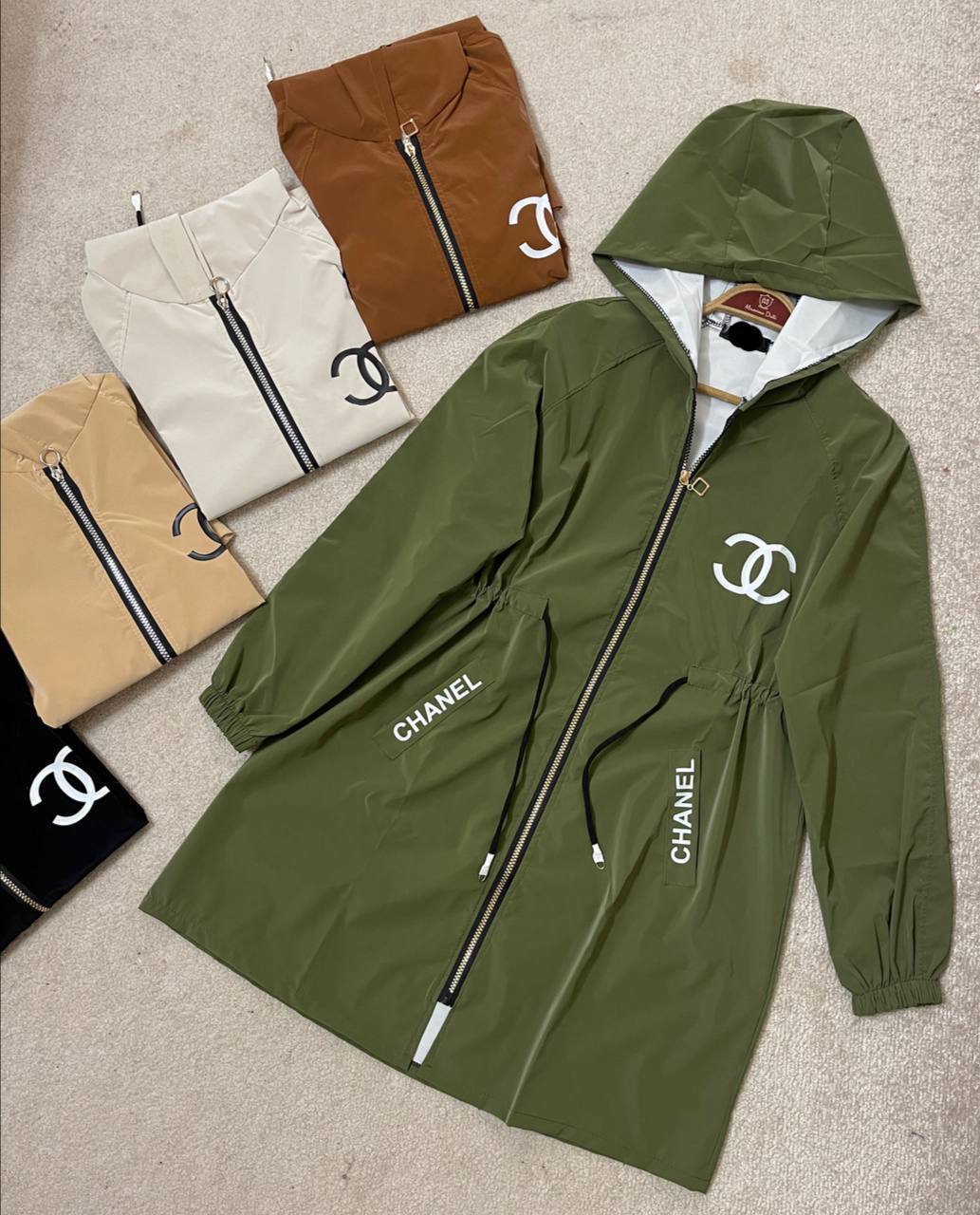مانتو پاییزه سیلیکونی چنل (CHANEL) جنس سیلیکونی