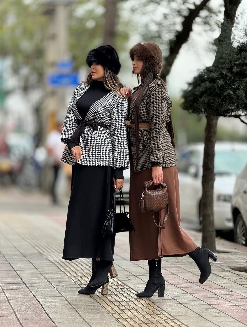 ست سه تیکه کت دامن کمربند لی لی جنس کت پیردوبل ضخیم دامن توییت پشمی کمربند چرمی