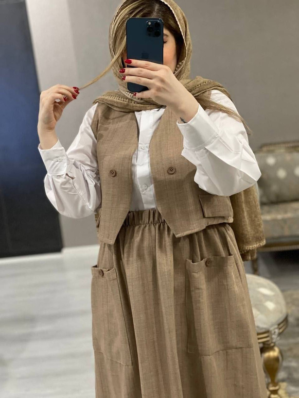 ست سه تیکه ژیله شومیز دامن روناز جنس ژیله و دامن شانتون کوک دوزی شده جنس شومیز تترون فری سایز