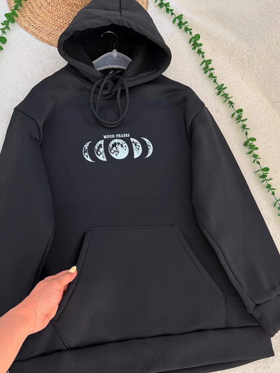نمای نزدیک جیب هودی MOON PHASES مشکی